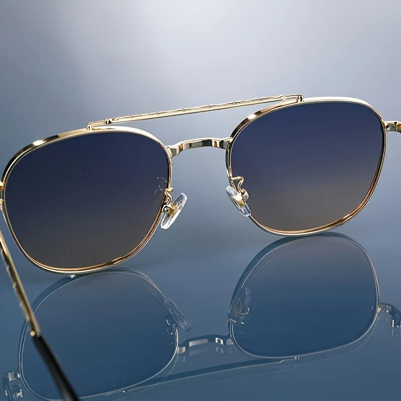 Lunettes de soleil carrées en titane Lucent
